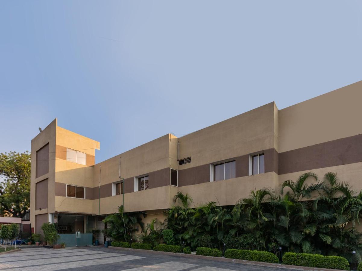 SPOT ON 73694 Hotel Prakash Saharanpur Exterior foto